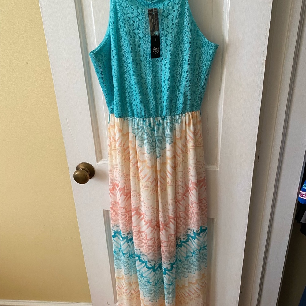 Maxi Dress - Picture 3 of 3